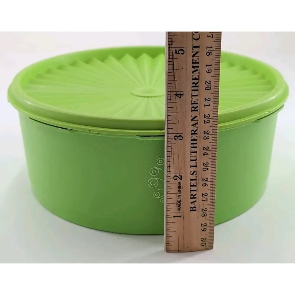 Vintage Tupperware #1204 Lime Green Servalier Container W/Lid 8